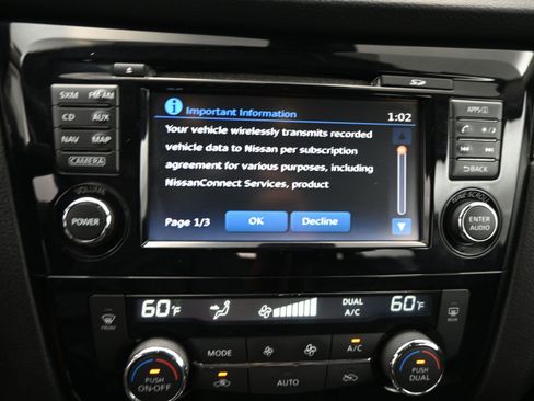 Used 2017 Nissan Rogue Sport SL w/ SL Premium Package FWD image 18