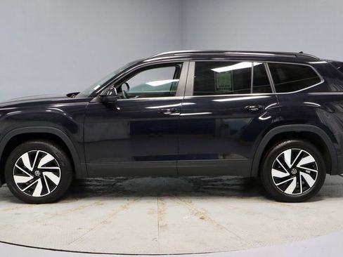 Used 2025 Volkswagen Atlas SE FWD image 8