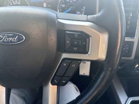 Used 2021 Ford F350 Lariat w/ Chrome Package image 19