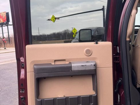 Used 2013 Ford F350 Lariat w/ Chrome Pkg image 15