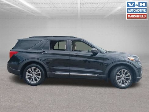 Used 2020 Ford Explorer XLT w/ Equipment Group 202A AWD/4WD image 19
