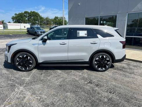 Used 2025 Kia Sorento EX w/ Panoramic Sunroof Package FWD image 8