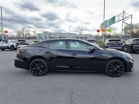 Used 2019 Nissan Maxima SR w/ Premium Package image 4