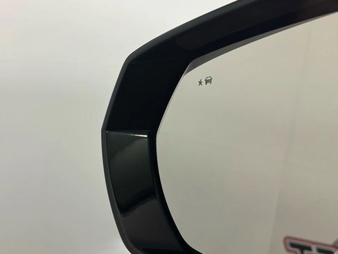 Used 2022 GMC Yukon XL SLT image 44