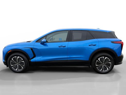Used 2024 Chevrolet Blazer EV LT AWD/4WD image 2