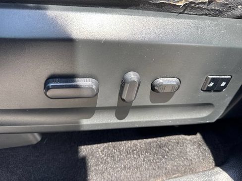 Used 2015 Ford Expedition Limited w/ Equipment Group 301A AWD/4WD image 18