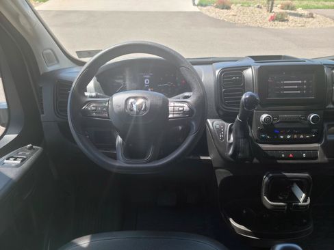 Used 2024 RAM ProMaster 2500 w/ Convenience Group FWD image 9