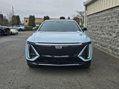 Used 2024 Cadillac Lyriq Sport image 11