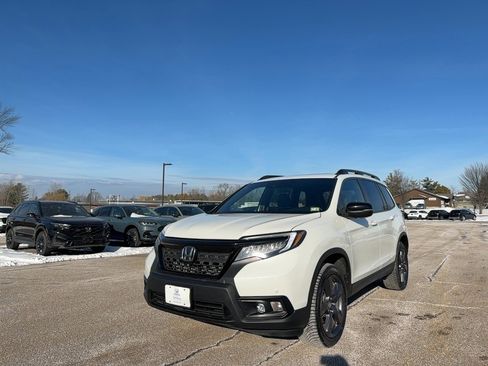 Certified 2019 Honda Passport Touring image 1