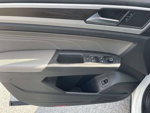 Certified 2023 Volkswagen Atlas SE FWD image 21