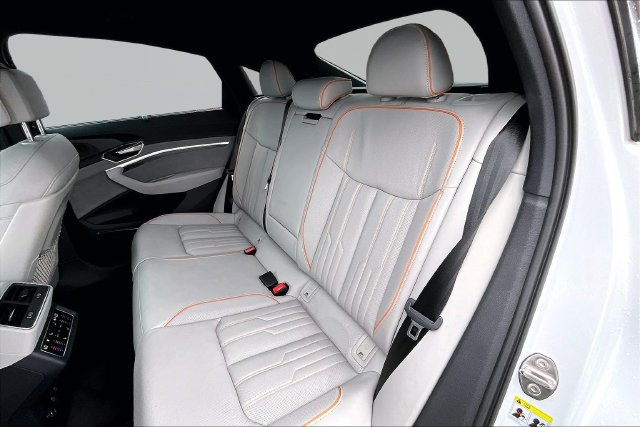 Used 2024 Audi Q8 e-tron Prestige AWD/4WD image 28