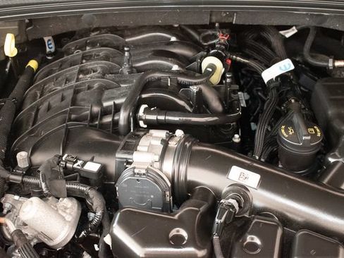 Used 2023 Jeep Grand Cherokee L Limited w/ Luxury Tech Group II AWD/4WD image 4