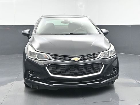 Used 2018 Chevrolet Cruze LS FWD image 2