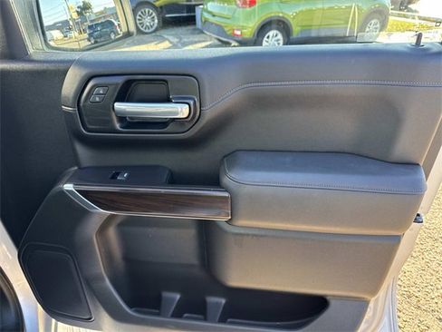 Used 2021 GMC Sierra 1500 SLT image 17