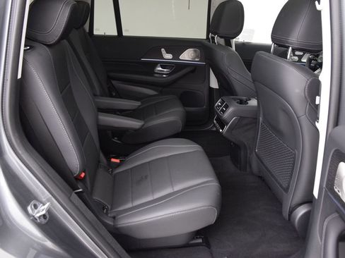 Used 2026 Mercedes-Benz GLS 450 4MATIC image 19