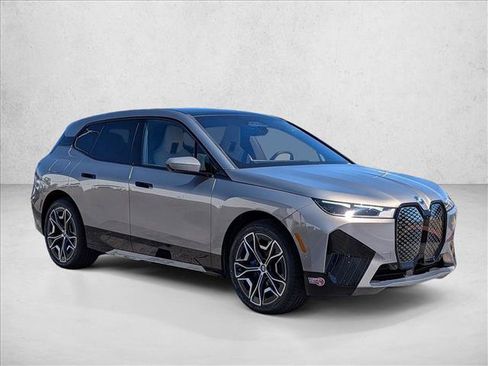 Used 2024 BMW iX xDrive50 w/ Premium Package AWD/4WD image 3