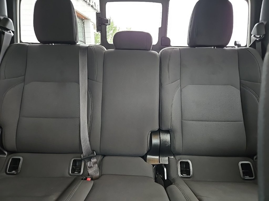 Used 2023 Jeep Gladiator Sport AWD/4WD image 44