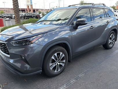 Used 2022 Toyota Highlander XLE