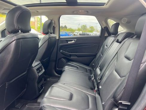 Used 2019 Ford Edge Titanium w/ Equipment Group 301A AWD/4WD image 18