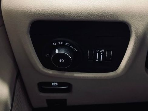 Used 2022 Jeep Grand Cherokee L Limited image 35