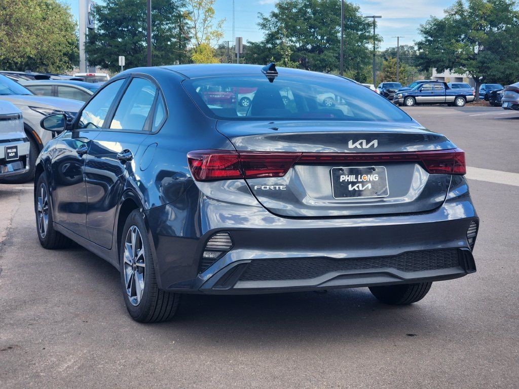 Used 2024 Kia Forte LXS FWD image 7