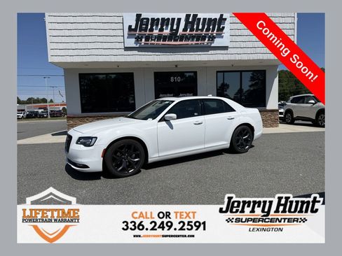 Used 2023 Chrysler 300 S RWD image 1