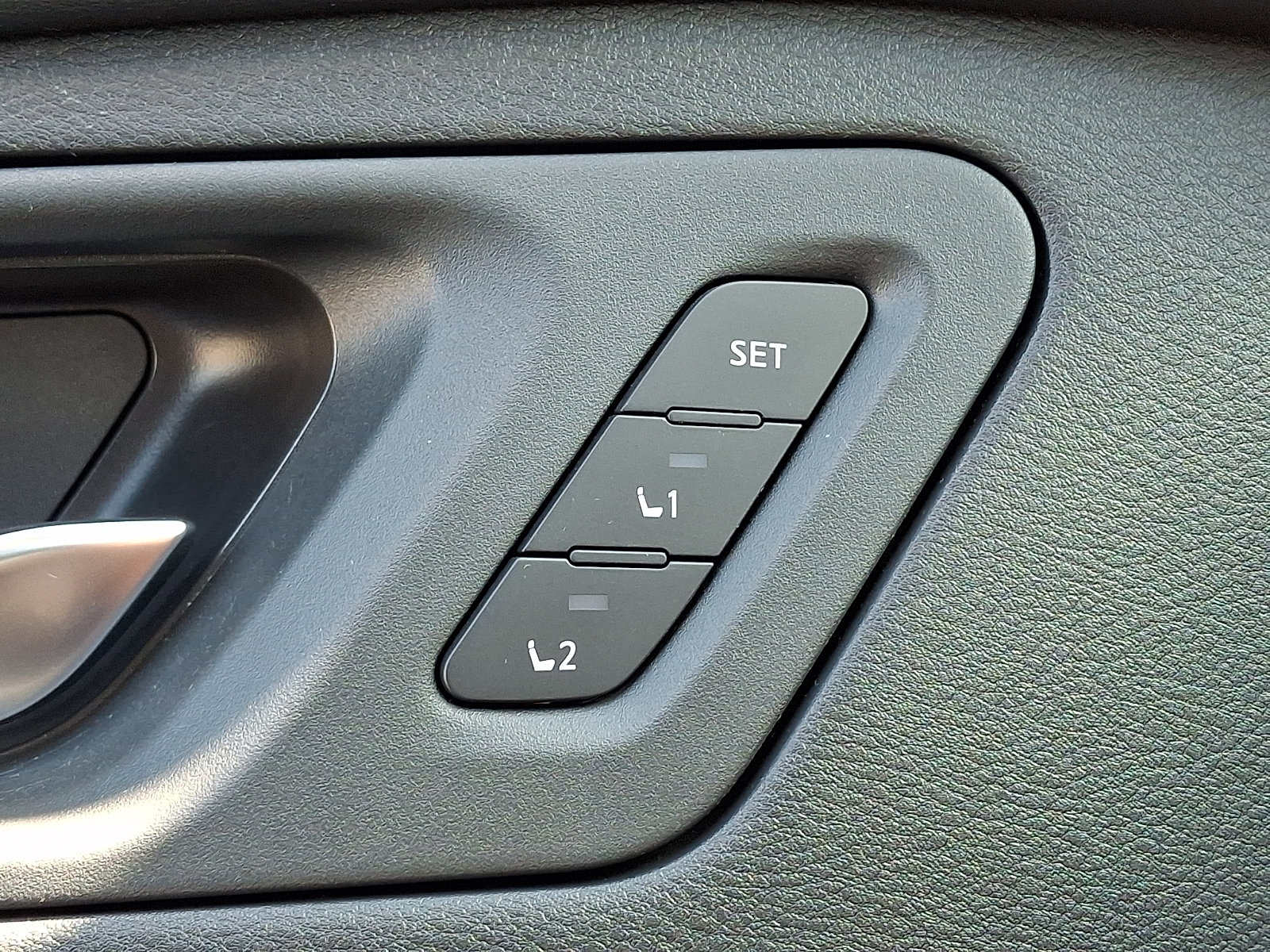 Certified 2023 Nissan Ariya FWD image 24