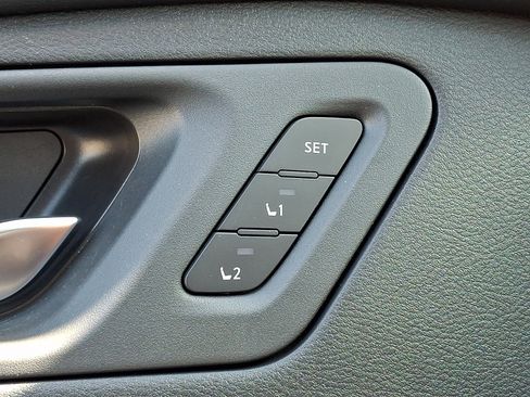 Certified 2023 Nissan Ariya FWD image 24