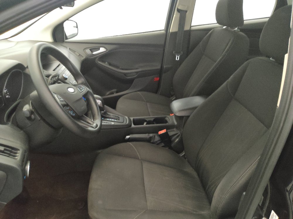Used 2017 Ford Focus SE FWD image 17