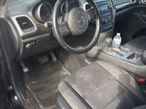 Used 2012 Jeep Grand Cherokee Laredo w/ Laredo E Group image 11