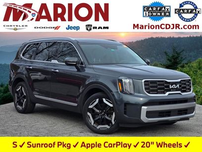 Used 2023 Kia Telluride S w/ S Sunroof Package