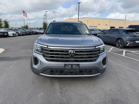 Used 2024 Volkswagen Atlas SE FWD image 2