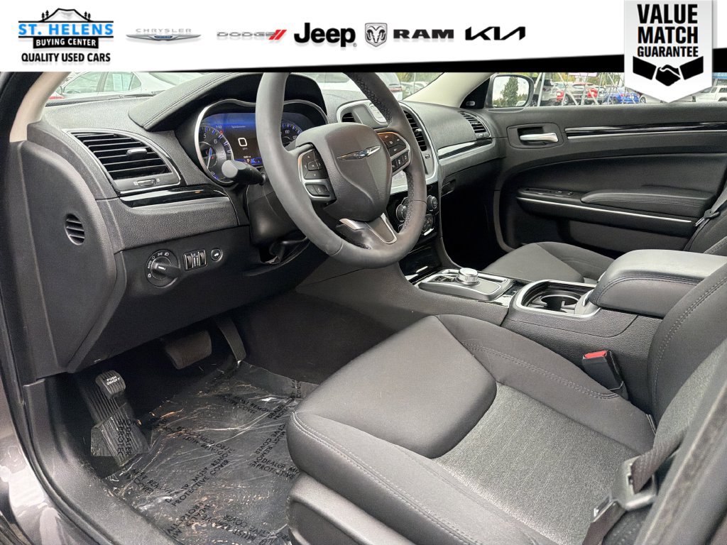 Used 2023 Chrysler 300 Touring w/ Safetytec Plus Group RWD image 11