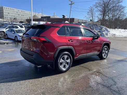 Used 2024 Toyota RAV4 XLE w/ Convenience Package image 8