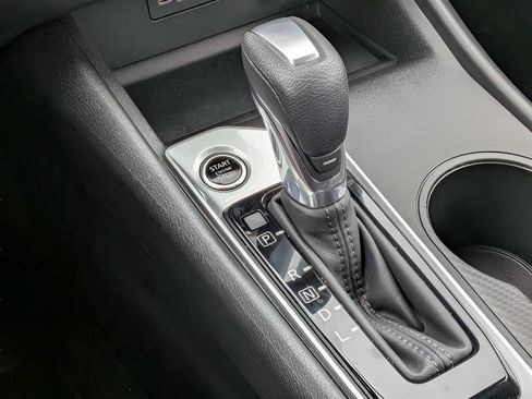 Certified 2025 Nissan Altima 2.5 S FWD image 20