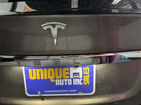 Used 2015 Tesla Model S P90D image 11