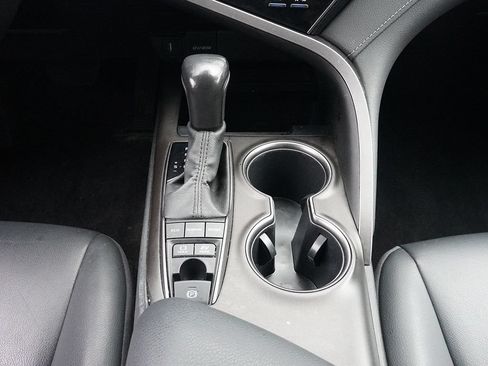 Used 2022 Toyota Camry SE w/ Convenience Package FWD image 46