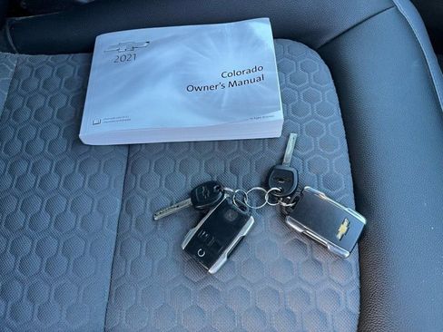 Used 2021 Chevrolet Colorado Z71 w/ Safety Package image 18