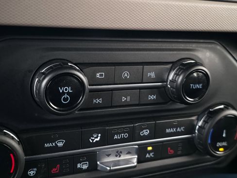 Used 2022 Ford Bronco Wildtrak image 33