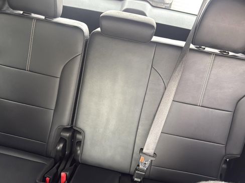 Used 2024 GMC Acadia Elevation image 13