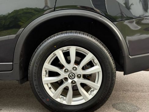 Used 2018 Nissan Rogue SV AWD/4WD image 11
