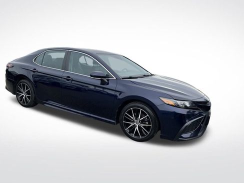 Used 2022 Toyota Camry SE image 7