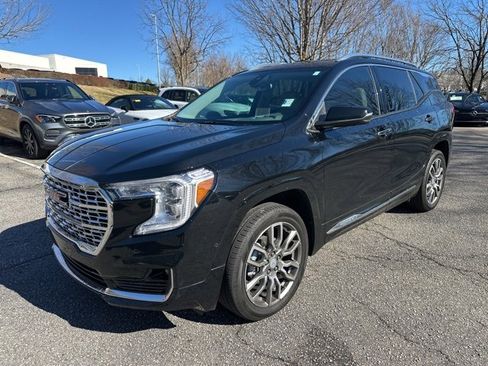 Used 2024 GMC Terrain Denali w/ Denali Premium Package image 1