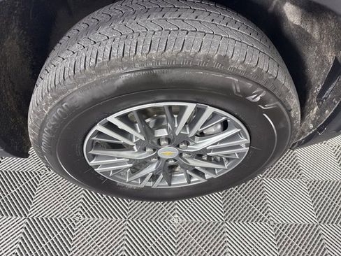 Used 2024 Chevrolet Traverse LT image 11