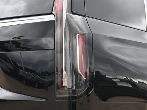 Certified 2023 Cadillac Escalade Premium Luxury Platinum AWD/4WD image 21