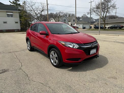 Used 2018 Honda HR-V LX image 1