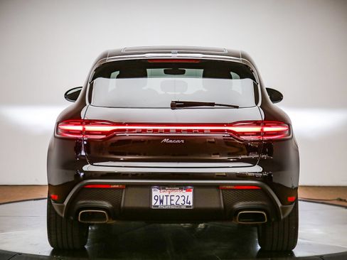 Certified 2025 Porsche Macan AWD/4WD image 6