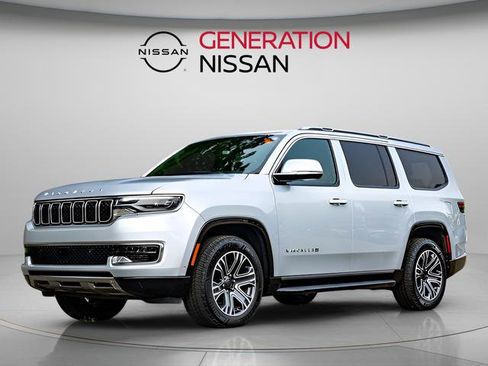 Used 2022 Jeep Wagoneer Series III w/ Flexible Seating Group image 18