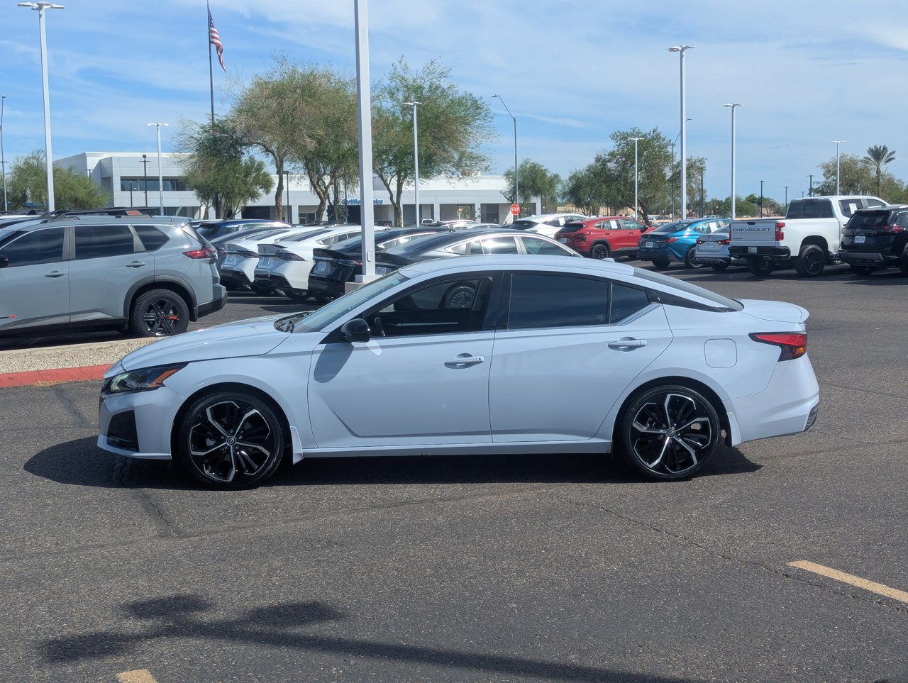 Certified 2023 Nissan Altima 2.5 SR FWD image 6
