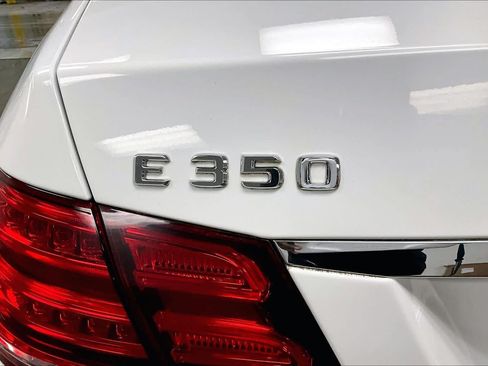 Used 2014 Mercedes-Benz E 350 4MATIC Sedan image 32